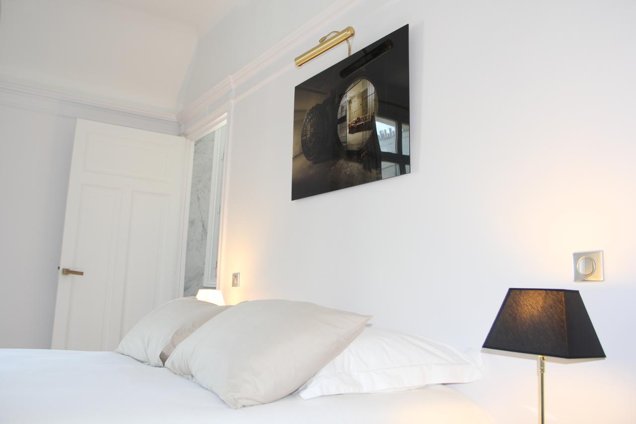 Appartement Champs Elysees Paris Bagian luar foto