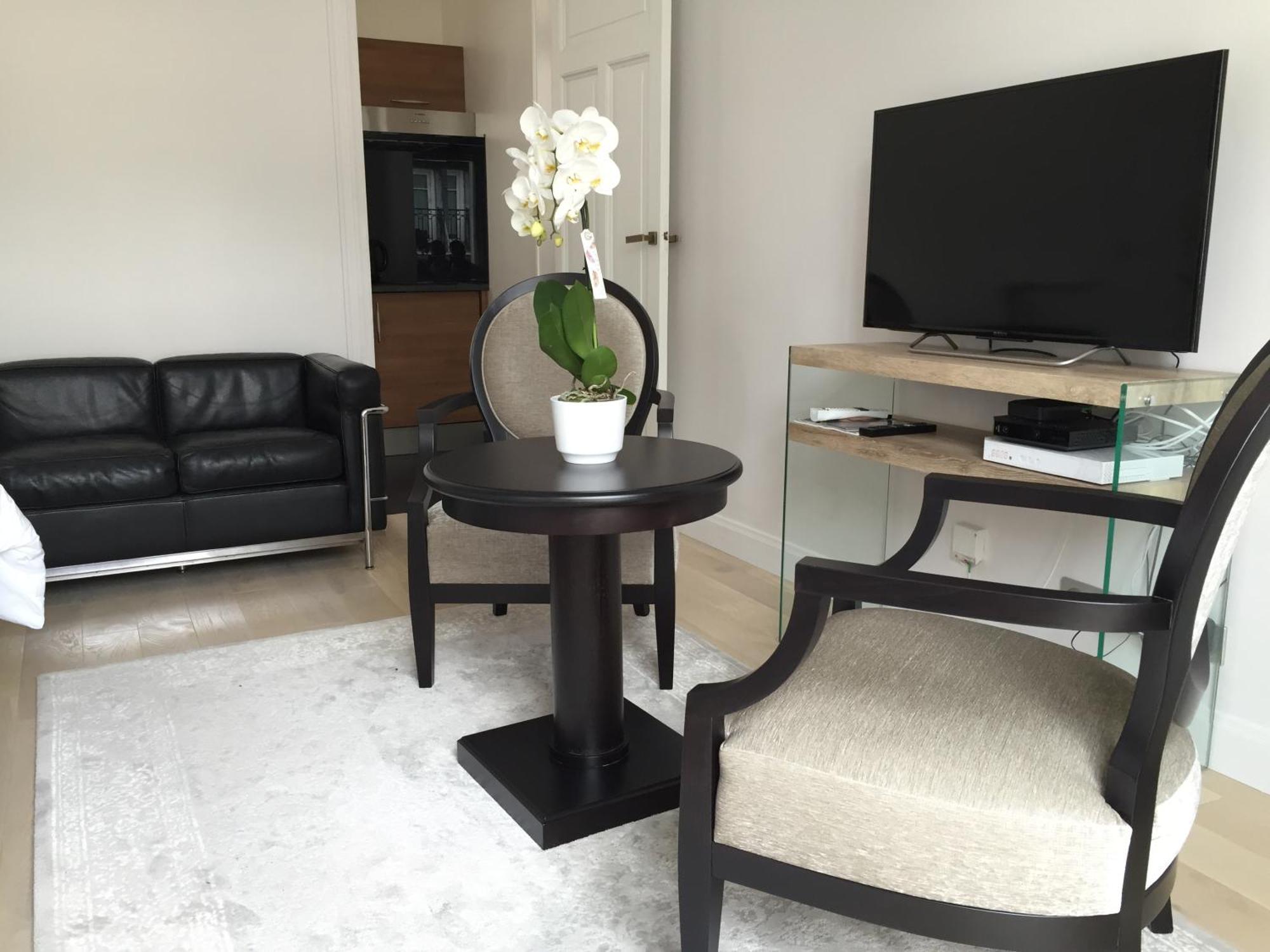 Appartement Champs Elysees Paris Bagian luar foto