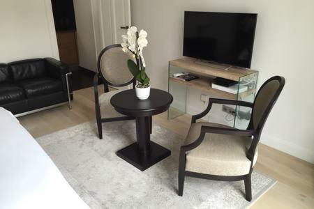 Appartement Champs Elysees Paris Bagian luar foto
